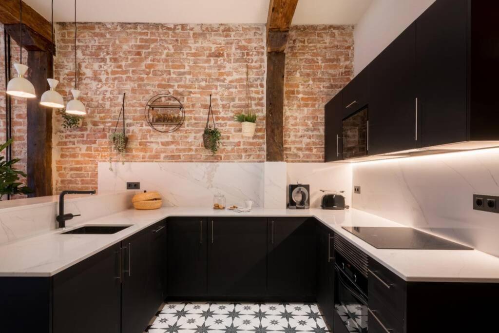 Rustic Bilbao Apartment Exterior photo